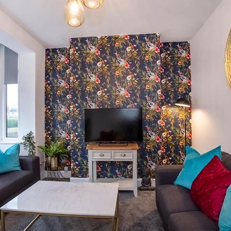 Stylish Hot Tub House With Free Parking! Villa York Ngoại thất bức ảnh
