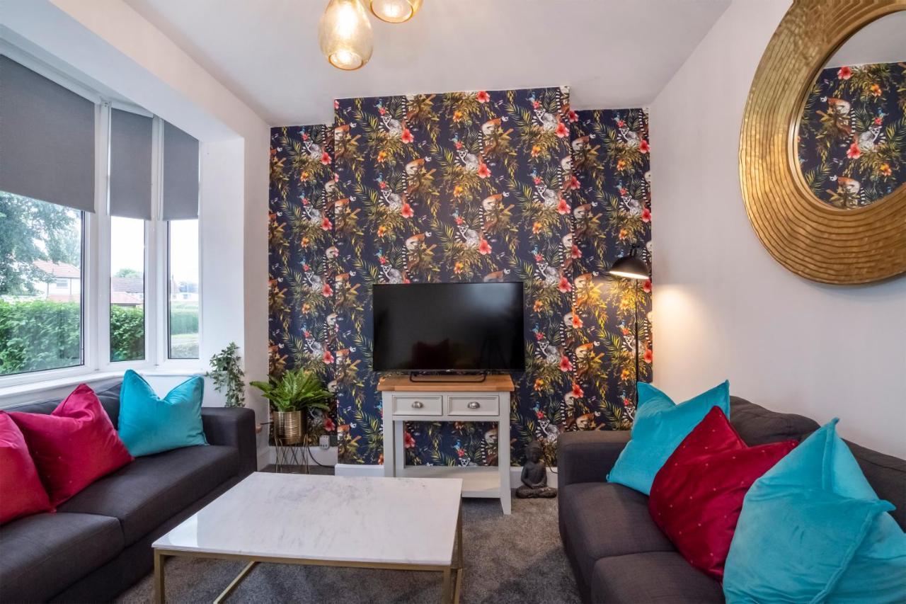 Stylish Hot Tub House With Free Parking! Villa York Ngoại thất bức ảnh